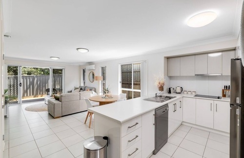 South Toowoomba Apartment | Contemporary Chic on CBD Fringe!