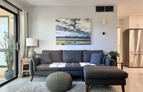 Tucson Condo | Contemporary Condo with Private Garden Patio and Pool Access