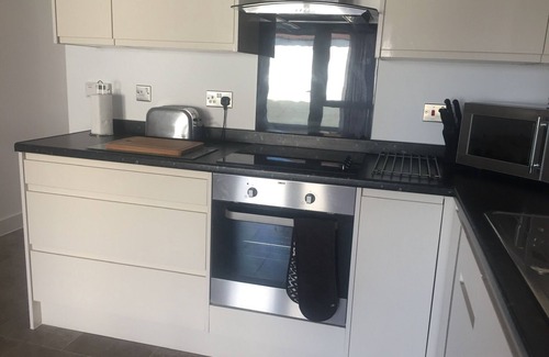 Emersons Green Cottage | Contemporary cottage close to Bristol and Bath
