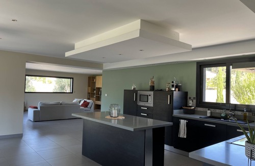 Gardanne House | Contemporary house between Aix en Provence and Marseille