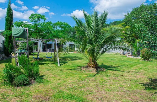 Semeac Villa | Contemporary house facing the forest - Games room with billiards and table soccer