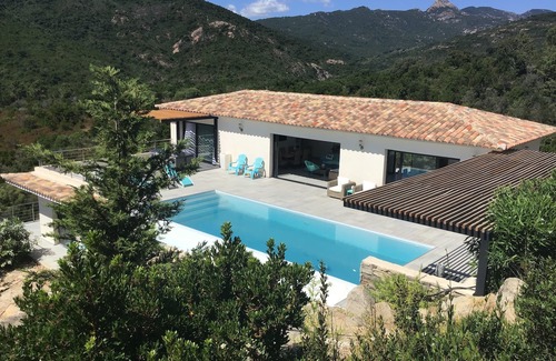 Conca House | Contemporary house, Swimming pool, 800m from the beach, secure residence, South Corsica