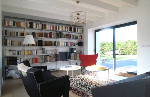 Le Palais House | Contemporary house with garden and terrace near the beach