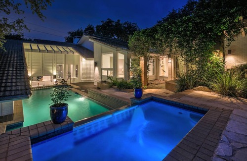 West Rim House | Contemporary Lake Austin Estate Minutes from Downtown - Privately Gated