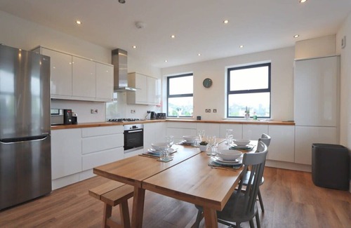 Southville Apartment | Contemporary Large 2 Bedroom Apartment with Parking