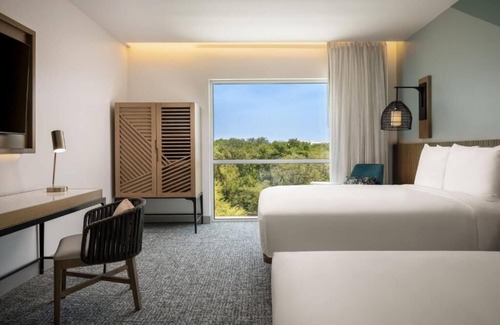 Otrobanda Hotel | Contemporary Room w/Relaxing Island View | Outdoor Pool & Free Parking