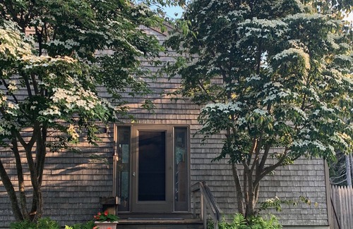 Stonington House | Contemporary Shorefront Home on Quiet Cove