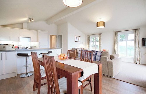 Carnmenellis Ski Chalet | Contemporary south facing lodge.