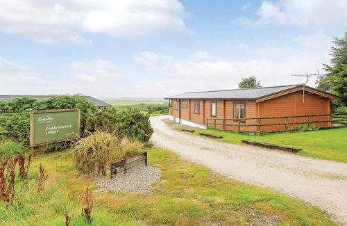 Carnmenellis Ski Chalet | Contemporary south facing lodge.