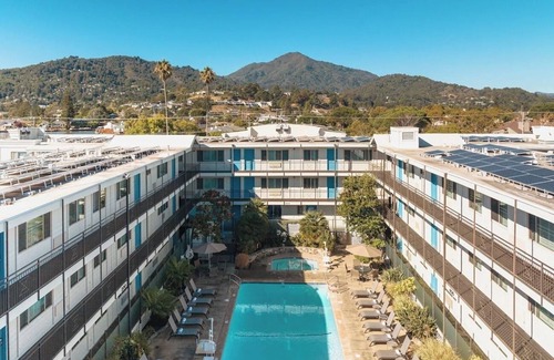 Corte Madera Hotel | Contemporary Studio Suite Near Trails & Parks | Outdoor Pool | Free Parking
