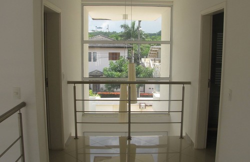 Estancia das Flores House | Contemporary style house with 4 suites and 6 bathrooms in gated community