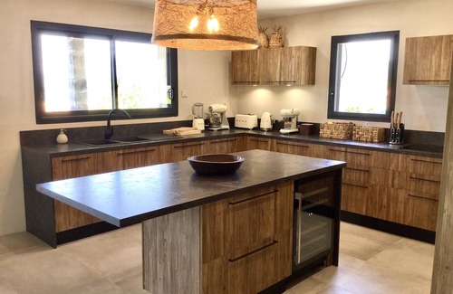 Liausson House | Contemporary villa T7 with breathtaking view of the lake