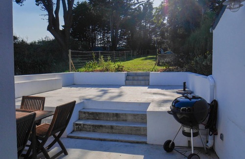 Sauzon House | Contemporary villa with sea view in Sauzon