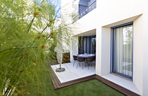 Conceicao e Cabanas de Tavira Apartment | Contemporary, with patio and pool