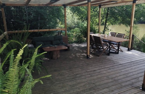 Saint-Yan Ski Chalet | Contemporary yurt on the edge of a pond (fishing) ALL NEW