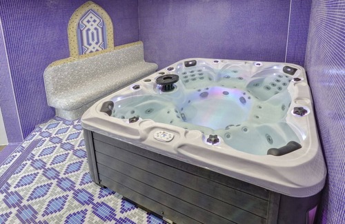 Golden Sands Apartment | Continental Apartments are located a 7-minute walk from Golden Sands Centre