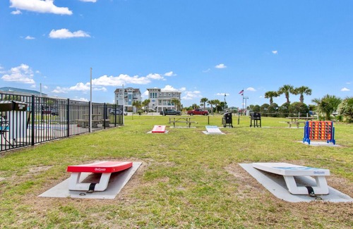 Sunset Beach Condo | Continental Motel - well-maintained, pet friendly, studio room close to the beach