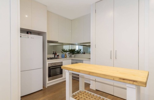 Carnegie Apartment | Convenience and Comfort in Carnegie