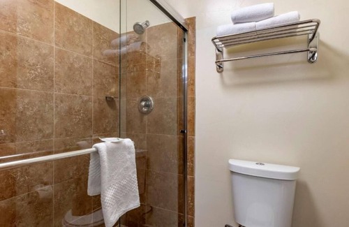 Aurora House | Convenient access to the Denver Airport and downtown