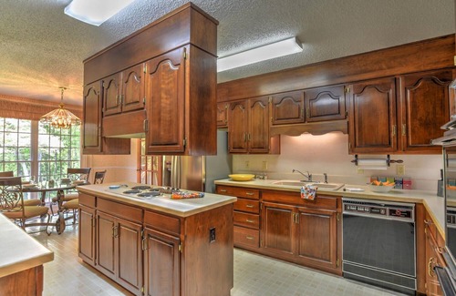 Skyland House | Convenient and spacious 3 br, 1 sofa bed, 2 bath, lg yd, firepit, & patio area.