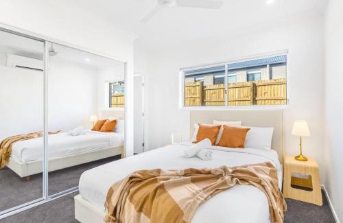 Greenbank House | Convenient Brandnew 4 Beds House, 5 mins to mall