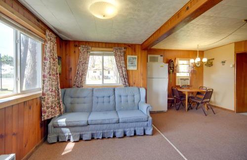 Stone Lake House | Convenient Cabin with Access to 3 Boat Docks!