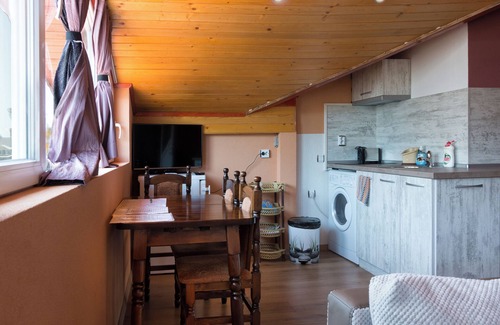 Burgas Apartment | Convenient, Central Seaside Location by the Sea Garden& the beach in Burgas!