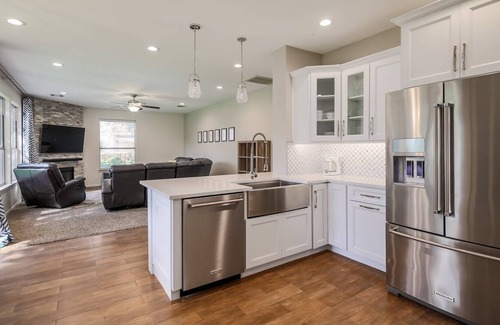 Woods Of Brushy Creek House | Convenient, comfortable suburban home backing up to walking trail