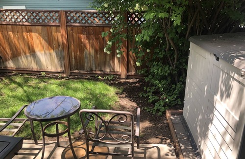 River West Cottage | Convenient & Cozy Cottage On Newport Near River, Downtown & Drake Park
