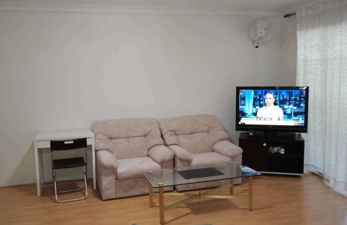 Hurstville Apartment | Convenient Family Home ,2 minutes walk to Station and Westfield