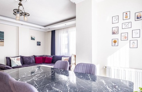 Maltepe Apartment | Convenient Flat w Balcony 7 min to IKEA