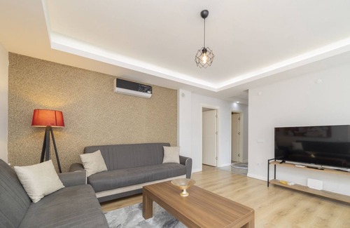 Antalya City Centre Apartment | Convenient Flat w Balcony Near Konyaalti Beach
