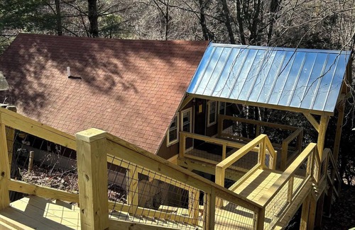 Blowing Rock Cabin | Convenient Location! Cozy Chalet near App Ski Mtn, Between Blowing Rock & Boone