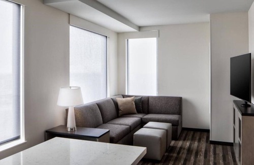 Fitzsimons House | Convenient Location for Your Aurora Extended Stay or Weekend Getaway