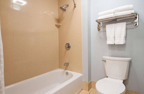 Blaine House | Convenient Location, Near Wheeling Island Casino, Wheeling Heritage Port