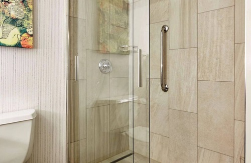 Friendship Heights Hotel | Convenient Metro Access | Modern Accommodations | Pool | 4 Units