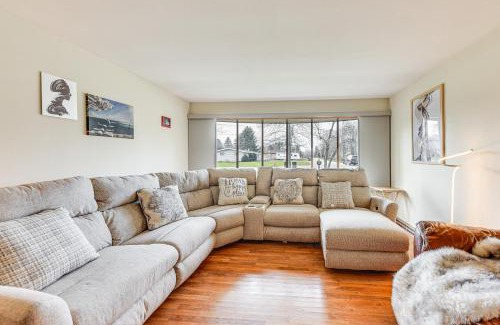 Racine Apartment | Convenient Racine Home 4 Mi to Lake Michigan!