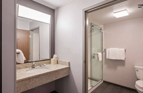 San Ramon Hotel | Convenient Stay! 2 Contemporary Units, Swimming Pool, Pet-friendly, Free Parking
