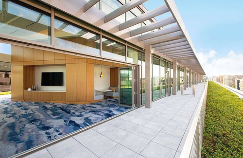 North Capitol Street Hotel | Convenient Stay, Superb Location! Contemporary Unit with City View, Pets Allowed