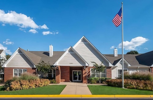 Fairfax Hotel | Convenient Stay, Superb Location! 2 Relaxing Units, Near Fair Oaks Park