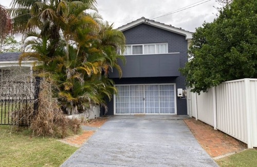 Coffs Harbour Apartment | Convenient studio; minutes to beaches, shops, sport grounds; off street parking