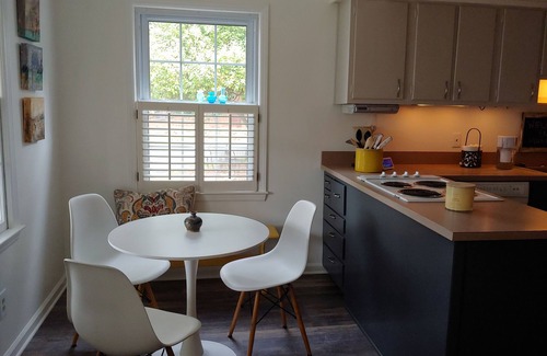 Sedgefield House | Convenient to Colosseum, Aquatics Center, Furniture Market, Sedgefiled Golf