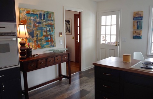 Sedgefield House | Convenient to Colosseum, Aquatics Center, Furniture Market, Sedgefiled Golf