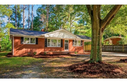Fuquay-Varina House | Conveniently Accommodating Minutes to town