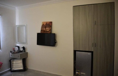Kafrat al Jabal Apartment | Conveniently close to the pyramids and Sphinx in Egypt, very comfortable stay!