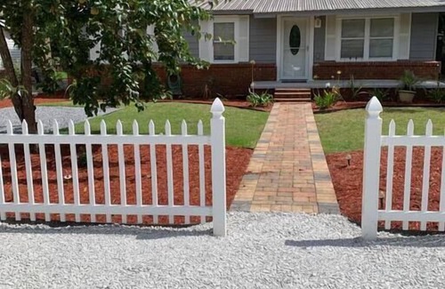 Myrtle Grove House | Conveniently located 2brm/1bt Home