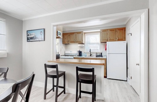 Rosedale House | Conveniently Located House with Exclusive Parking, Minutes to Downtown Baltimore