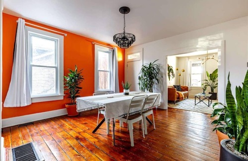 Italian Village House | Convention – Short North – King Bed - Parking