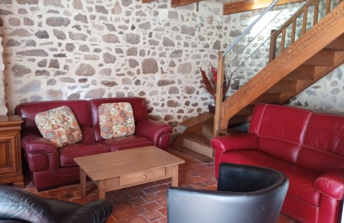 Le Tablier House | Converted barn in quiet country setting