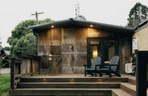 Moss Vale Cabin | Converted milking shed on a working horse stud